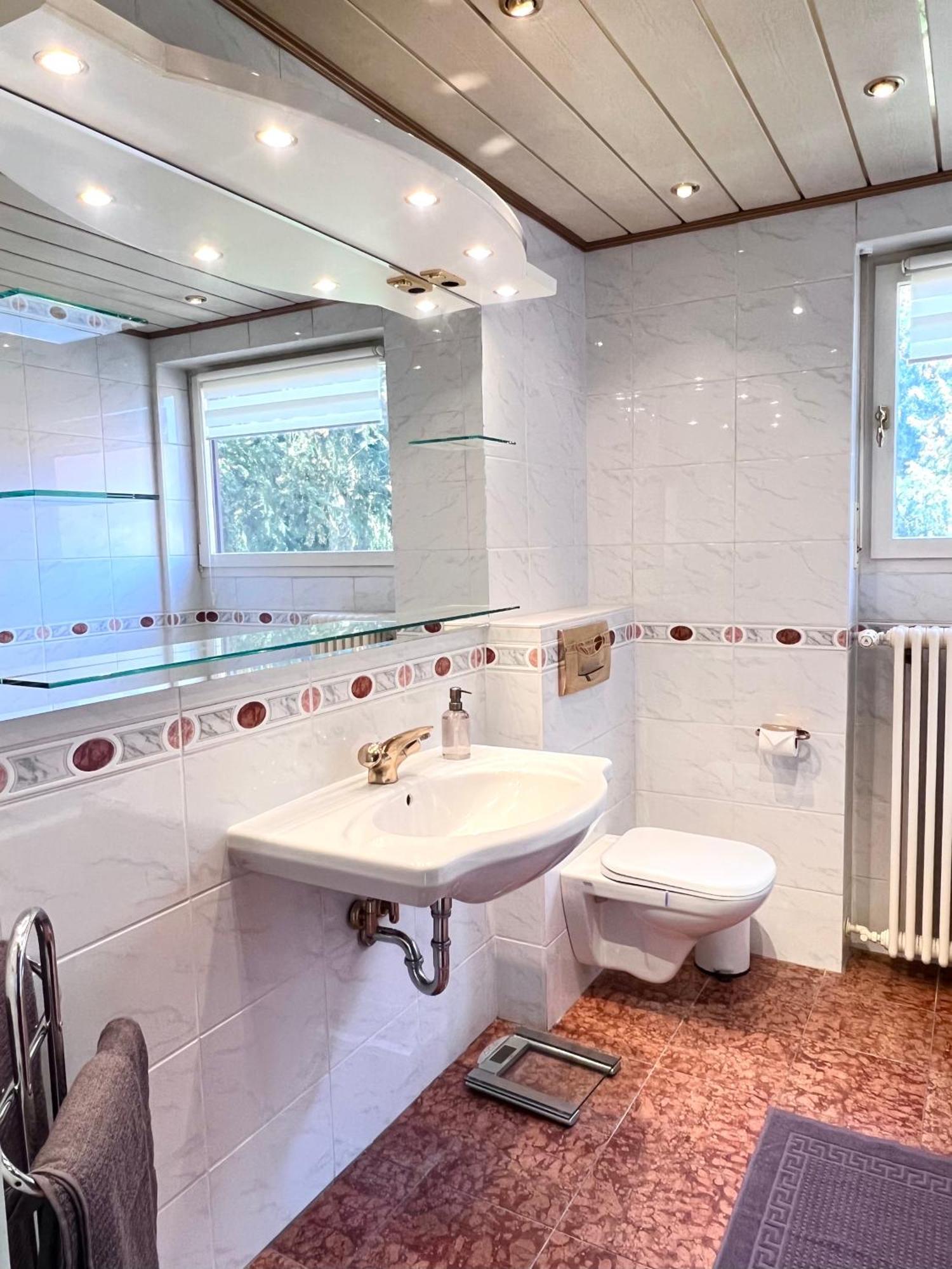Privates Ferienhaus Mit Pool & Whirlpool Zentral In באד דירקהיים מראה חיצוני תמונה