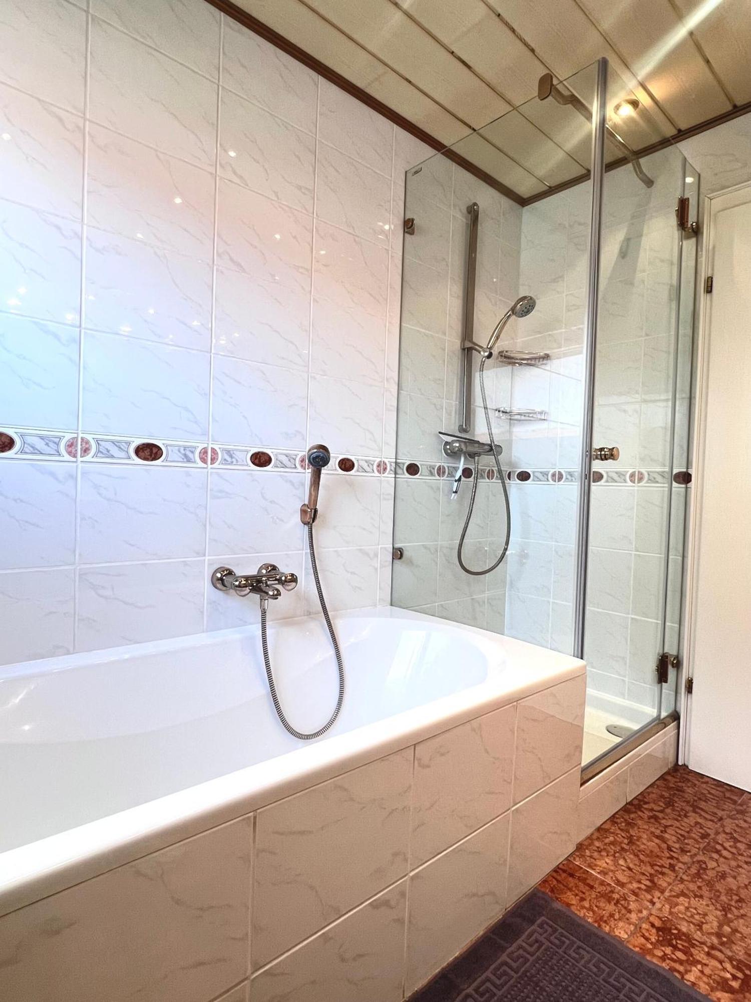 Privates Ferienhaus Mit Pool & Whirlpool Zentral In באד דירקהיים מראה חיצוני תמונה